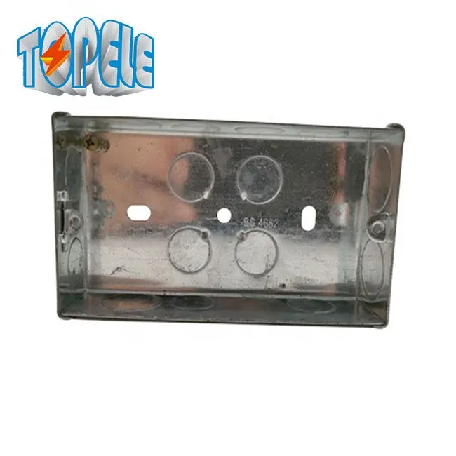 Kaksi jengiteräksistä sähkölaatikkoa